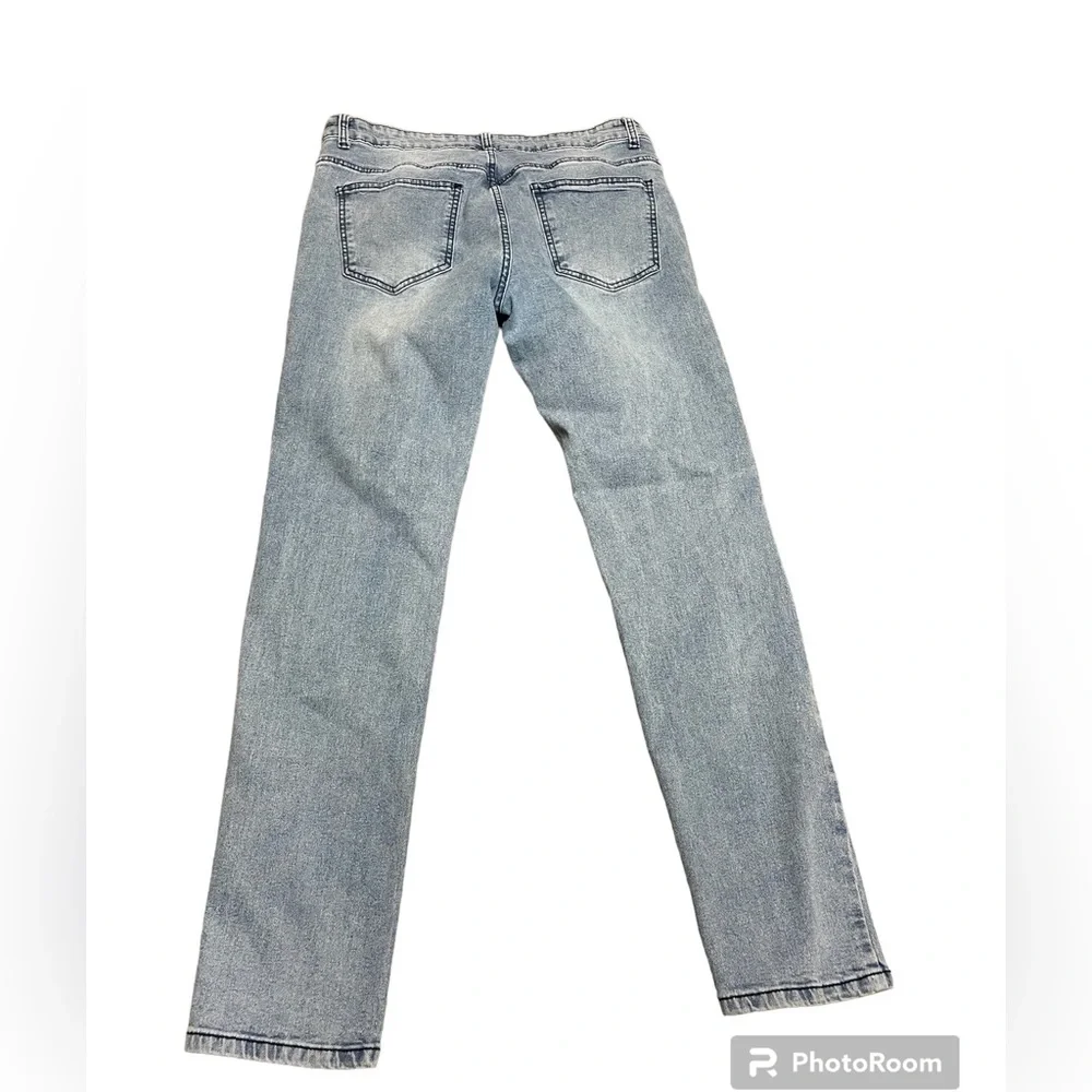 Shein Ripped Jeans - Picture 2 of 4
